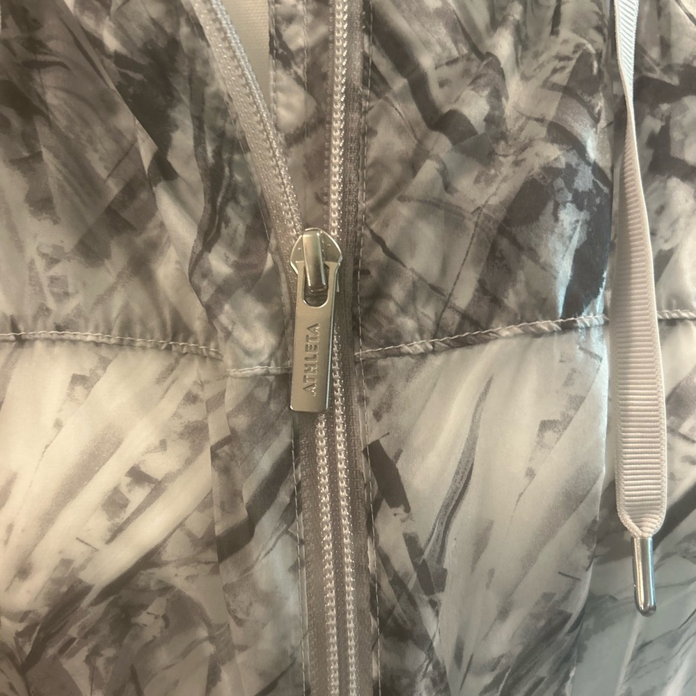 Athleta Inspire hooded vest lightweight Zip sleeveless Utility Jacket Gray Print - Picture 9 of 14
